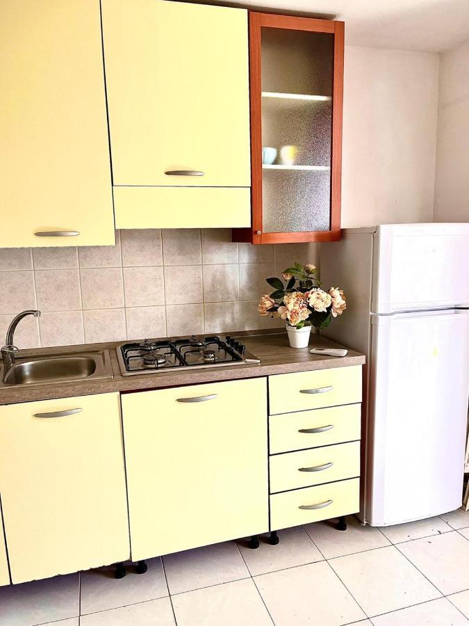 Camping Village Nice Garden Ardea Esterno foto
